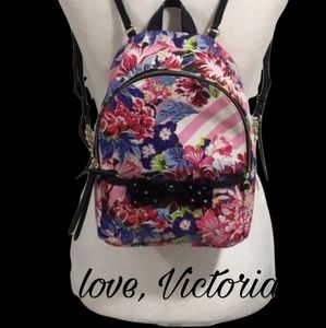 New Victoria’s Secret, “love, Victoria”, Bagpack